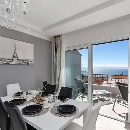 Novi Moderan Stan S Pogledom Na More- Apartman *