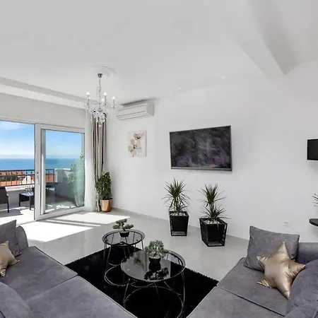 Novi Moderan Stan S Pogledom Na More- Apartman Makarska