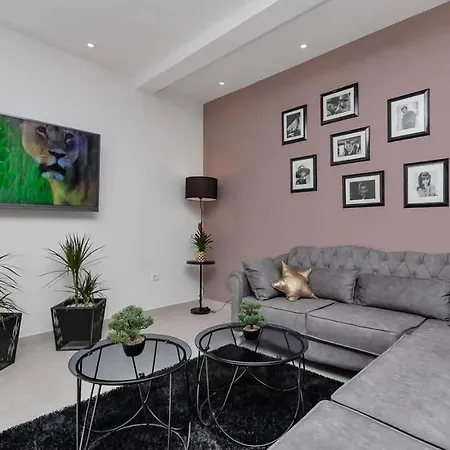 Novi Moderan Stan S Pogledom Na More- Apartman *